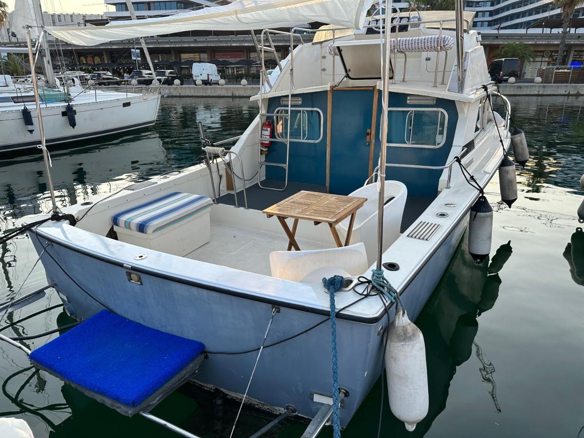 !!Boat With Ac In Port Forum 2 Bikes Included!! Otel Sant Adria de Besos Dış mekan fotoğraf