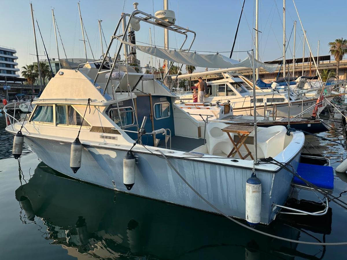 !!Boat With Ac In Port Forum 2 Bikes Included!! Otel Sant Adria de Besos Dış mekan fotoğraf